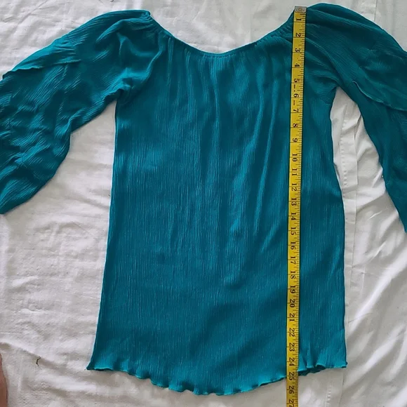 Emerald green crepe lettuce hem top urban mangoz medium - Picture 6 of 8